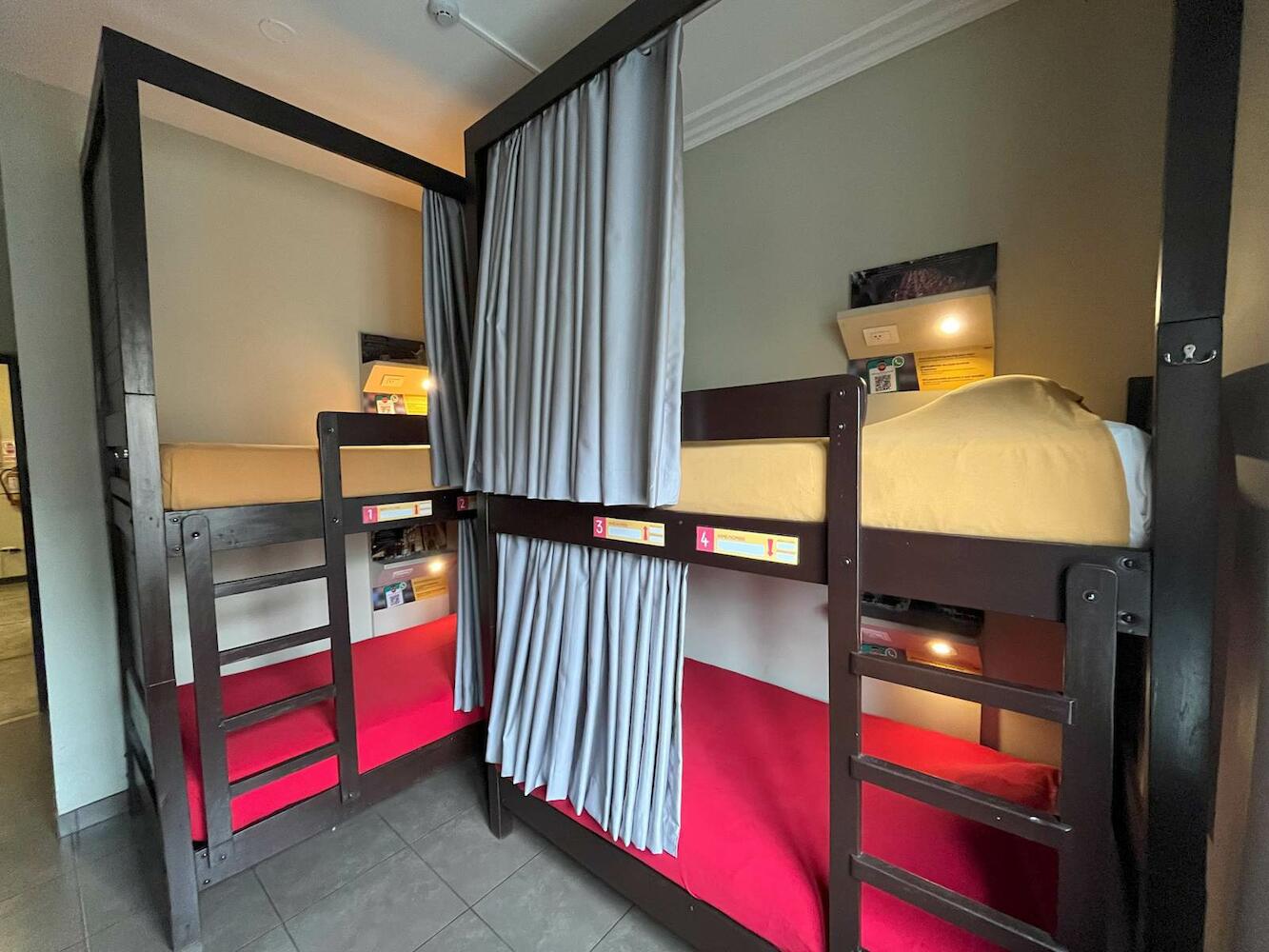 Pariwana Hostel