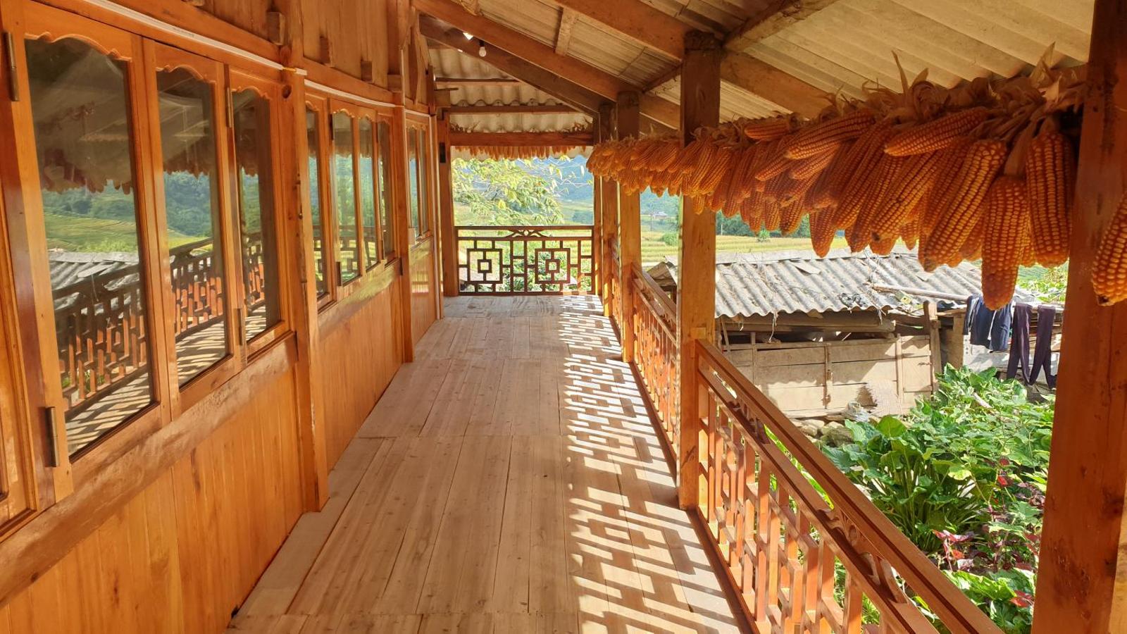 Hmong Sister House & Trekking