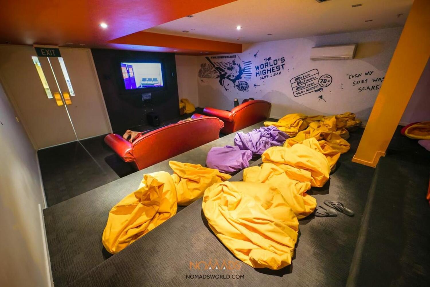 Nomads Queenstown Backpackers in Queenstown Prices 2021 (How to compare?)