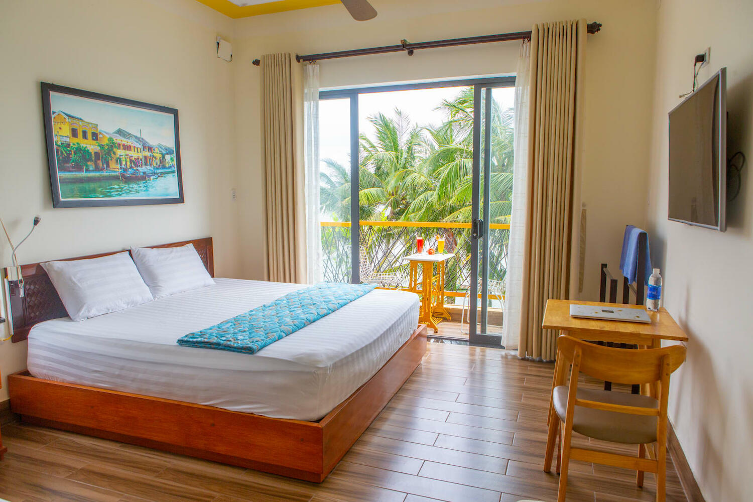 Coral Riverside:Where the river meets the sea