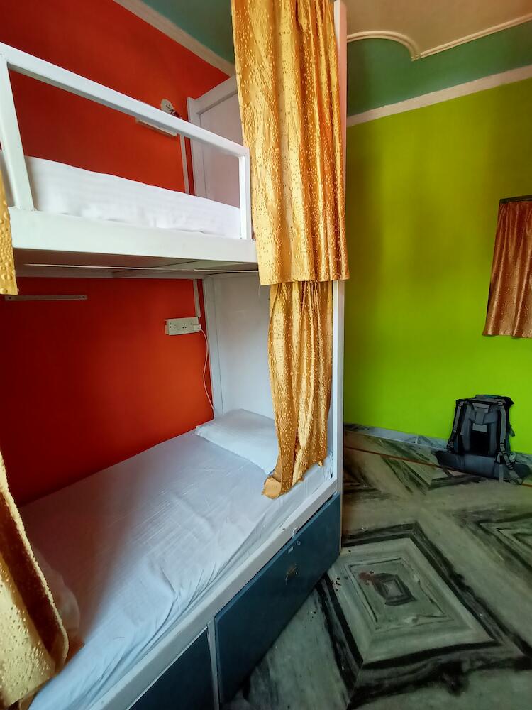 LandLopers Hostel, Rishikesh