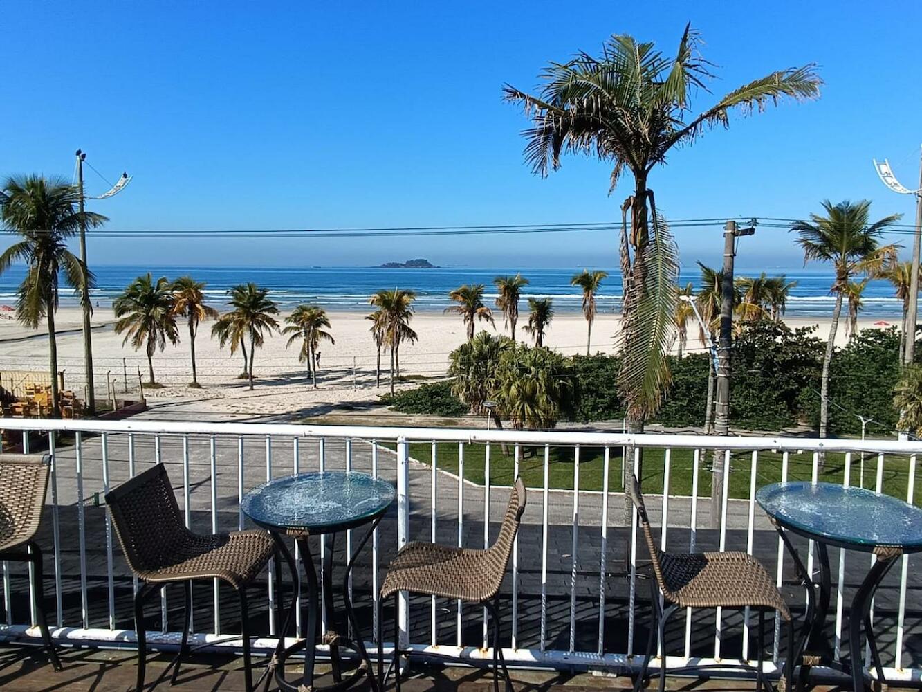 Curvao Surf House, Guarujá