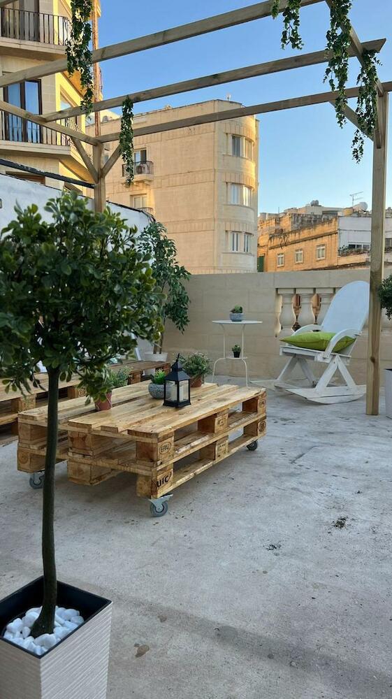 Hostel On