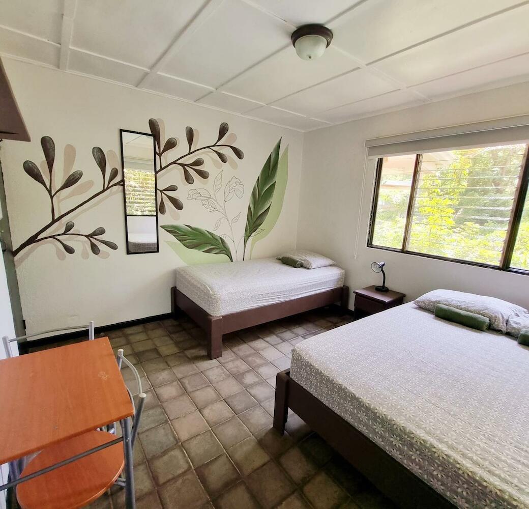 Casa Pura Vida Surf Hostel - Tamarindo Costa Rica, Tamarindo
