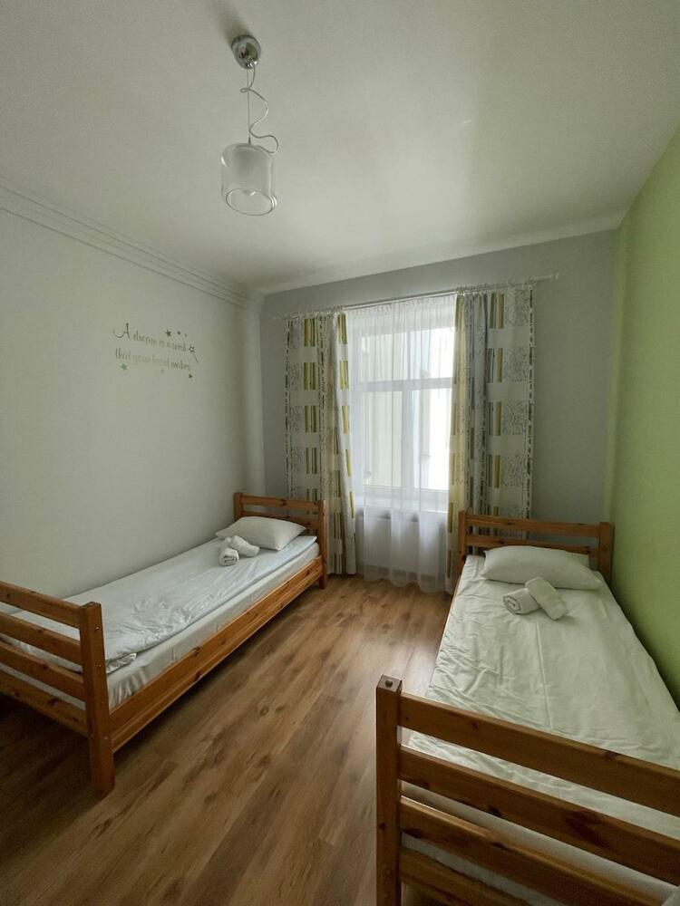 Orange Cat Rooms