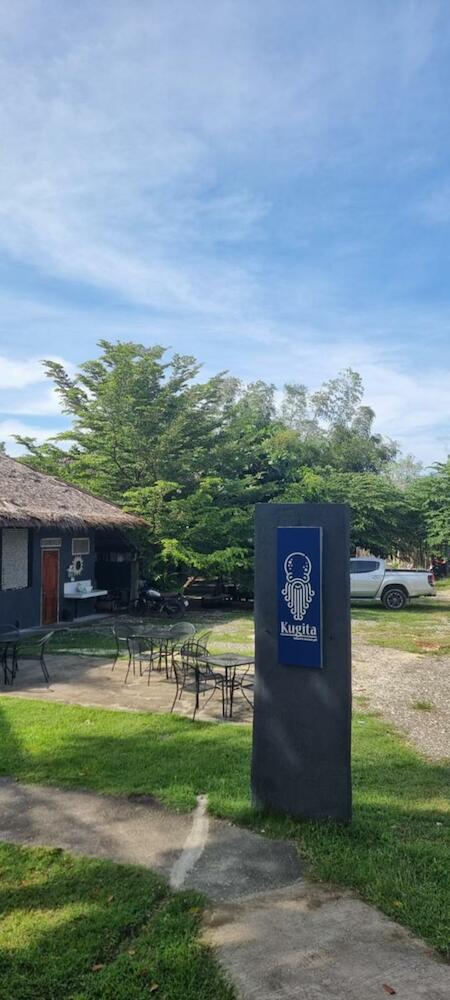 Kugita Hostel, Moalboal