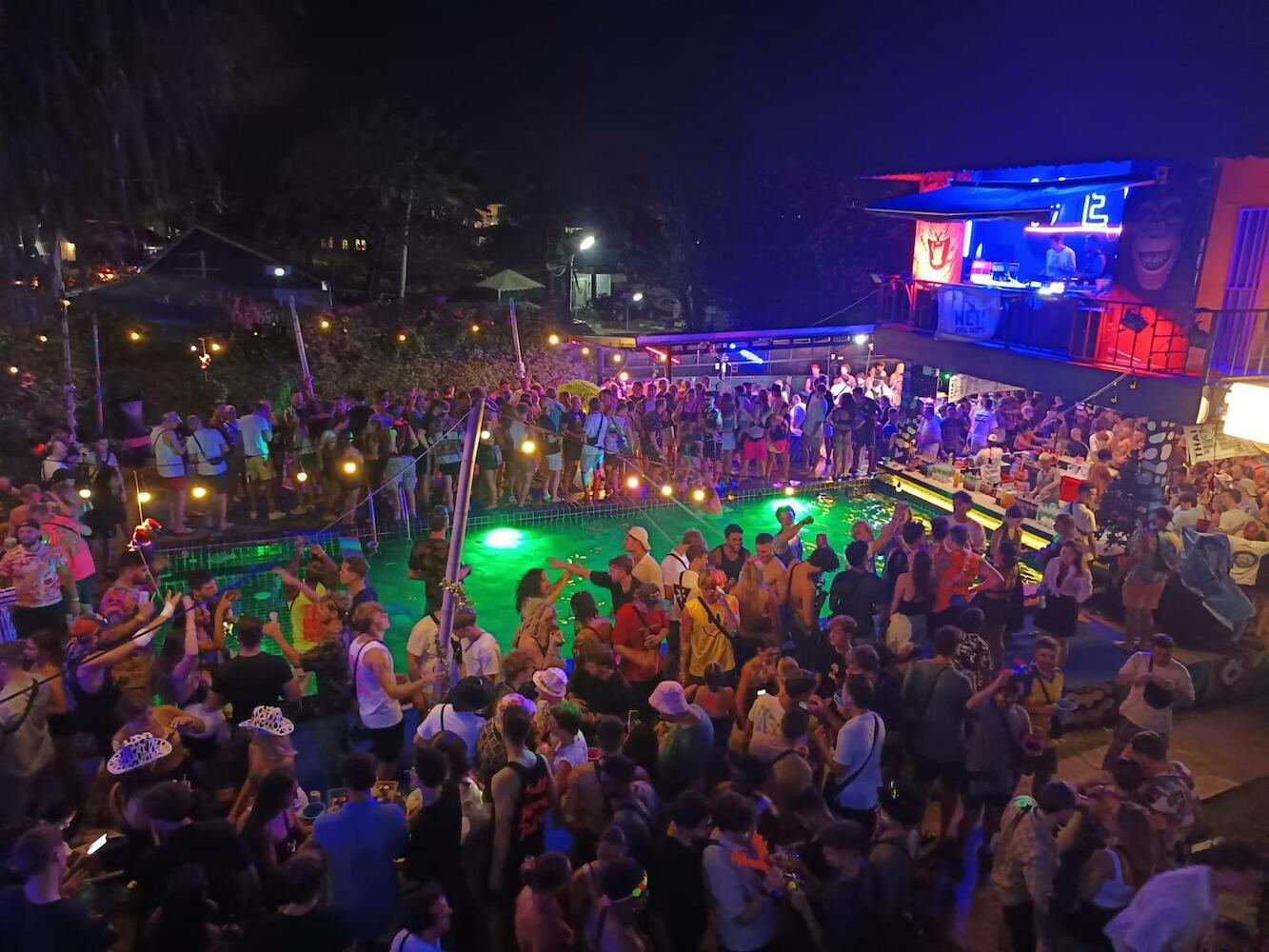 Wet Pool Party, Haad Rin