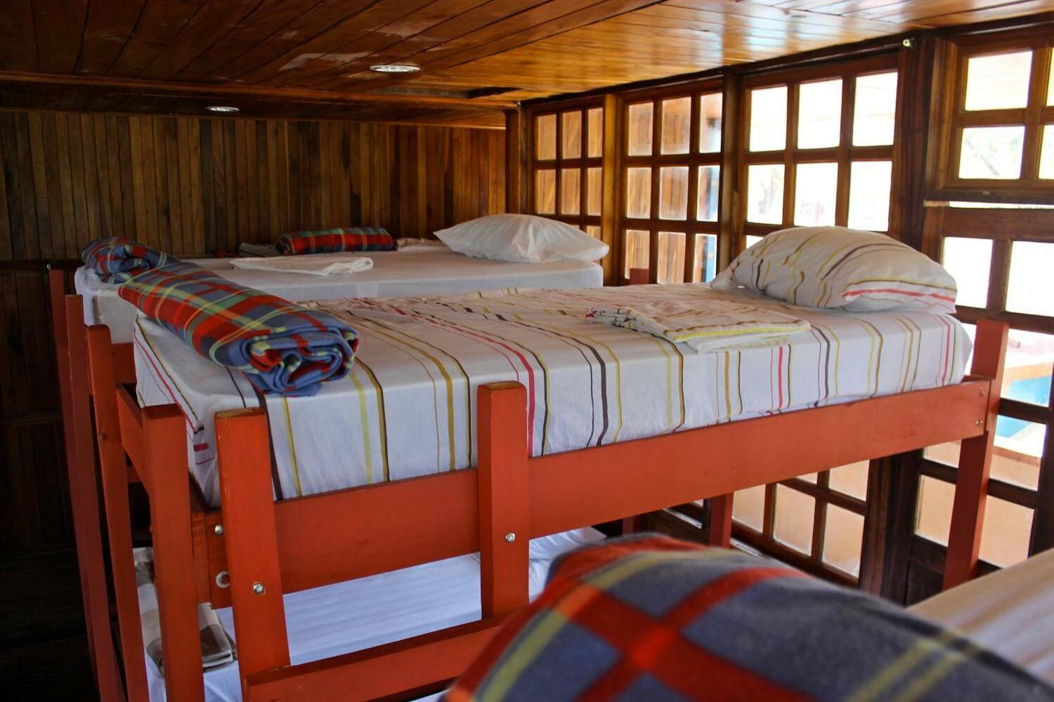 Coral Reef Surf Hostel & Camp, Tamarindo