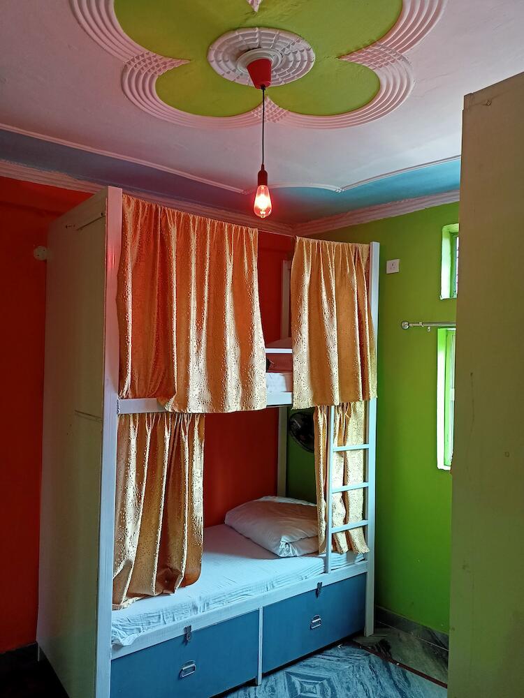 LandLopers Hostel, Rishikesh