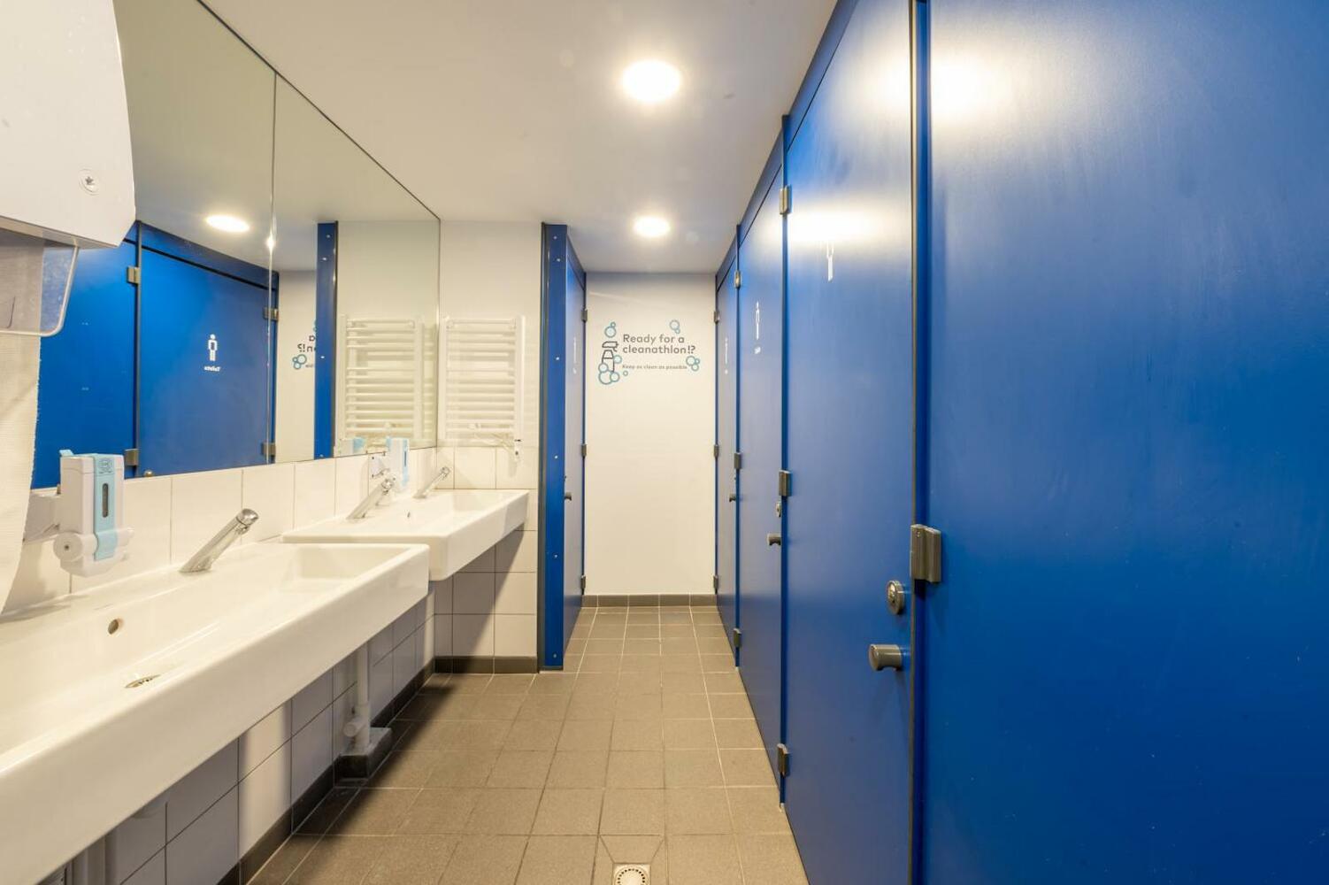 Ucpa Sport Station Hostel