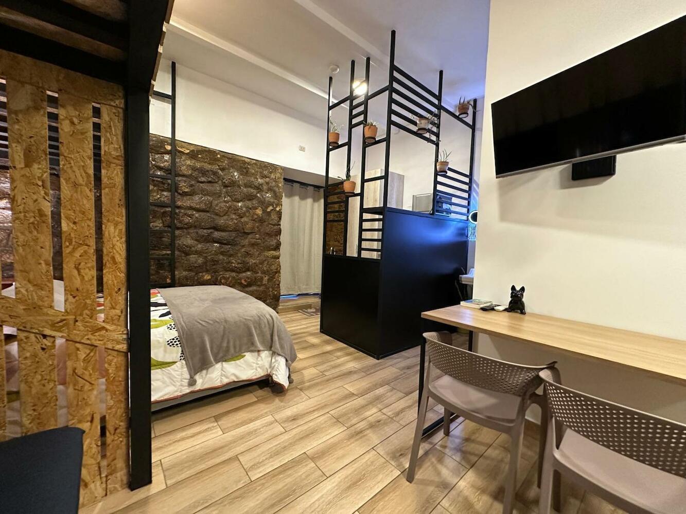 Blacky Hostel