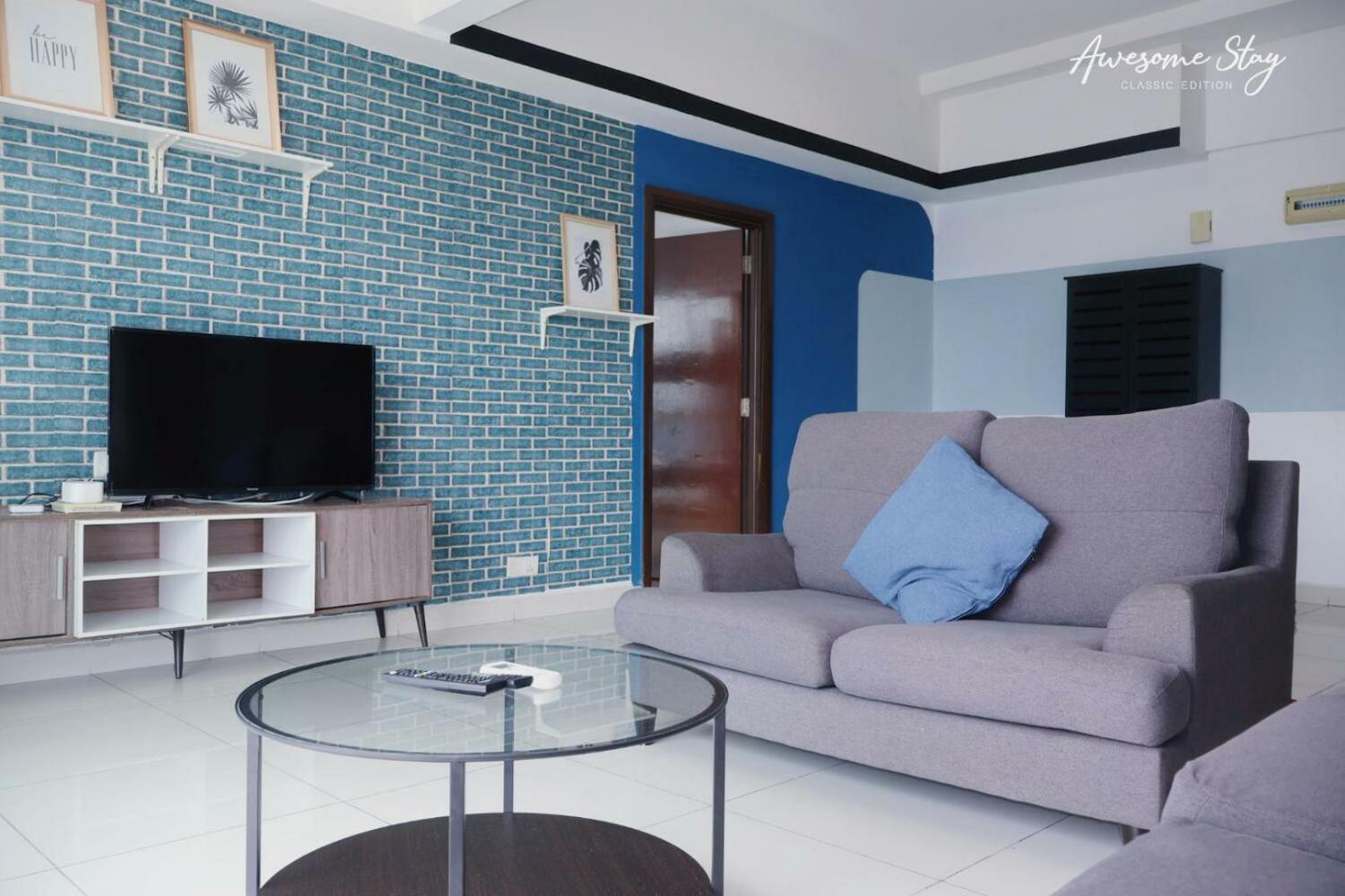 Nj Homestay Hostel At Regalia Residence