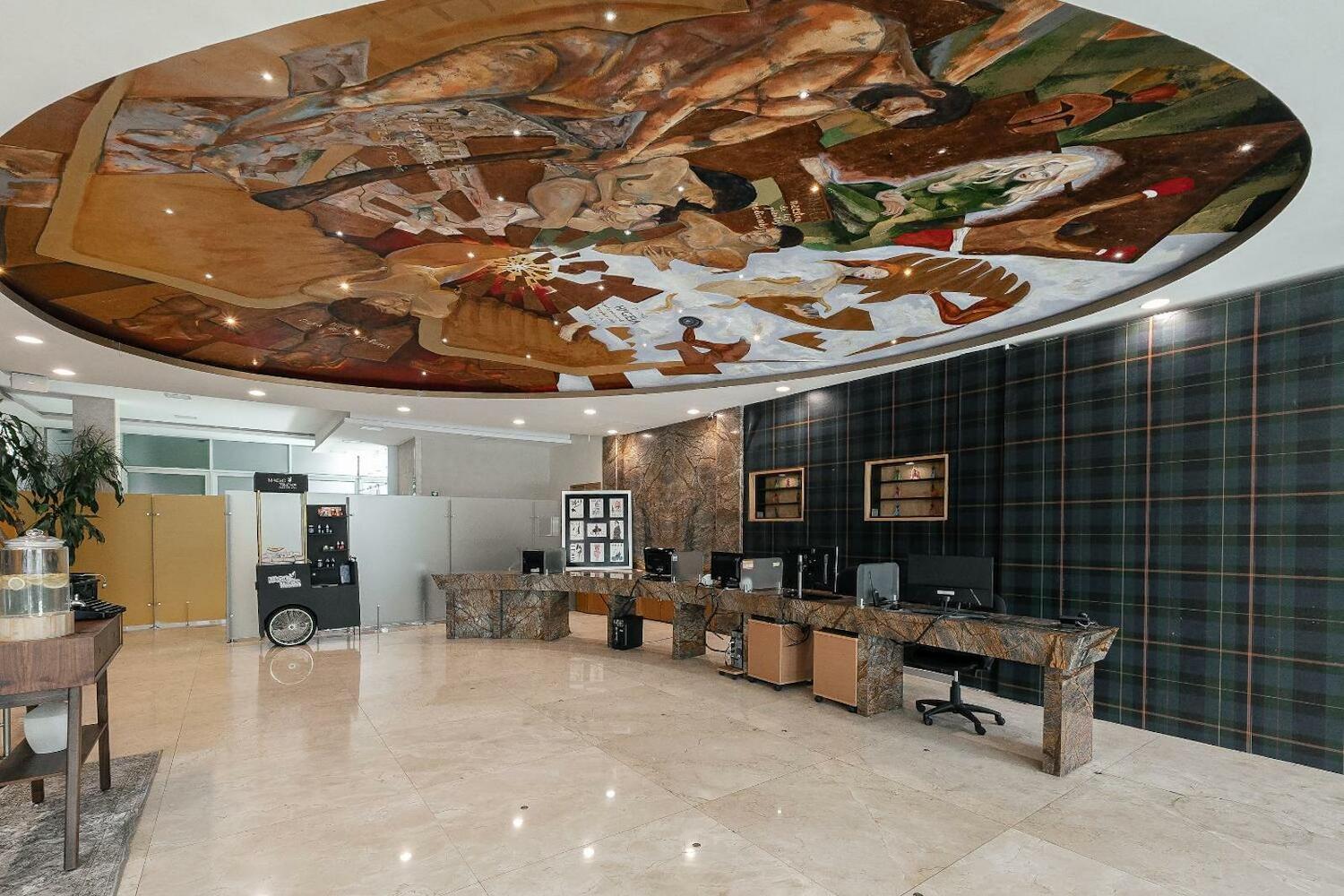 Cozy Bed in mixed room, Mexico City