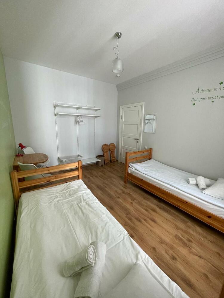 Orange Cat Rooms