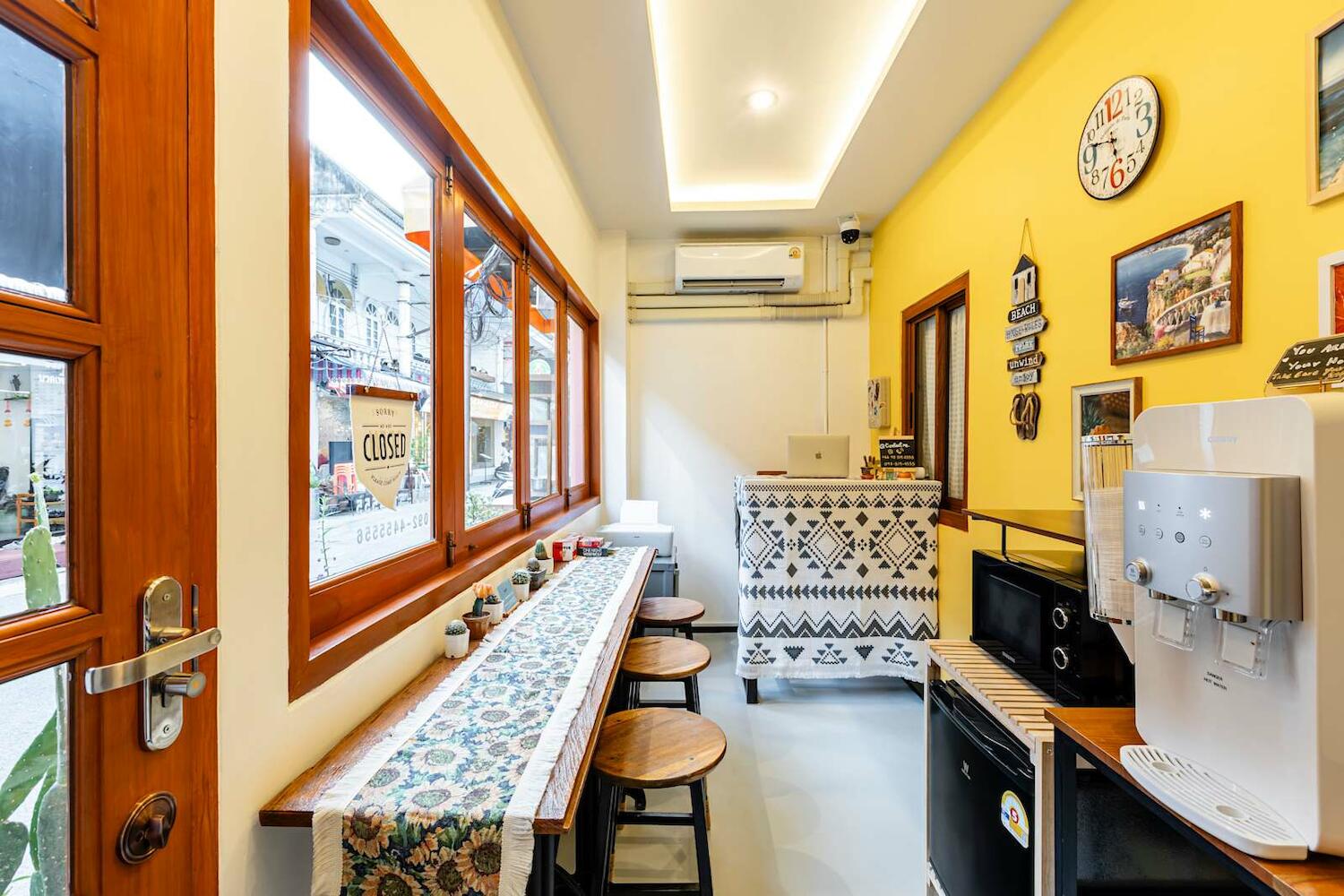 Sweett Lemon Hostel