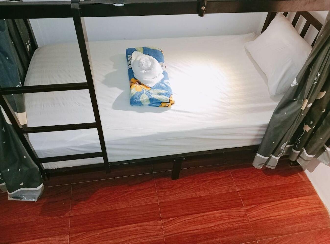 Chalok Hostel, Koh Tao