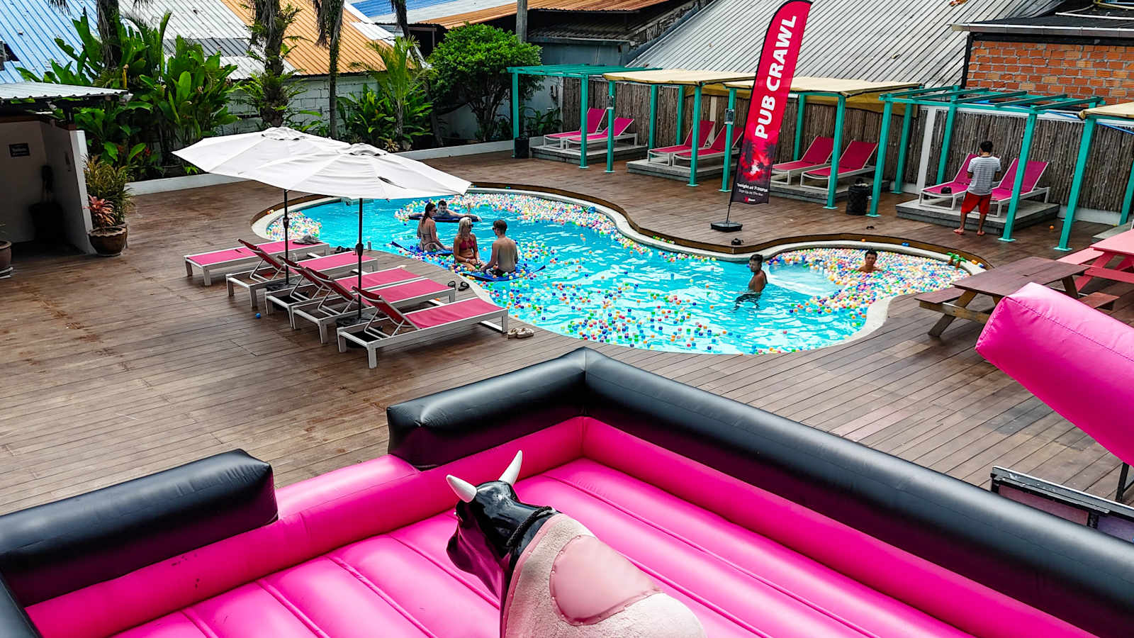 Base Ao Nang Beachfront, Ao Nang