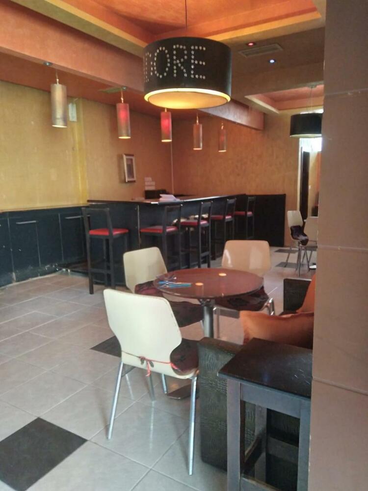Hotel Hostel J'adore, Shkoder
