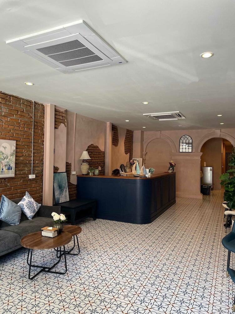 Plearn Phuket Boutique Hostel