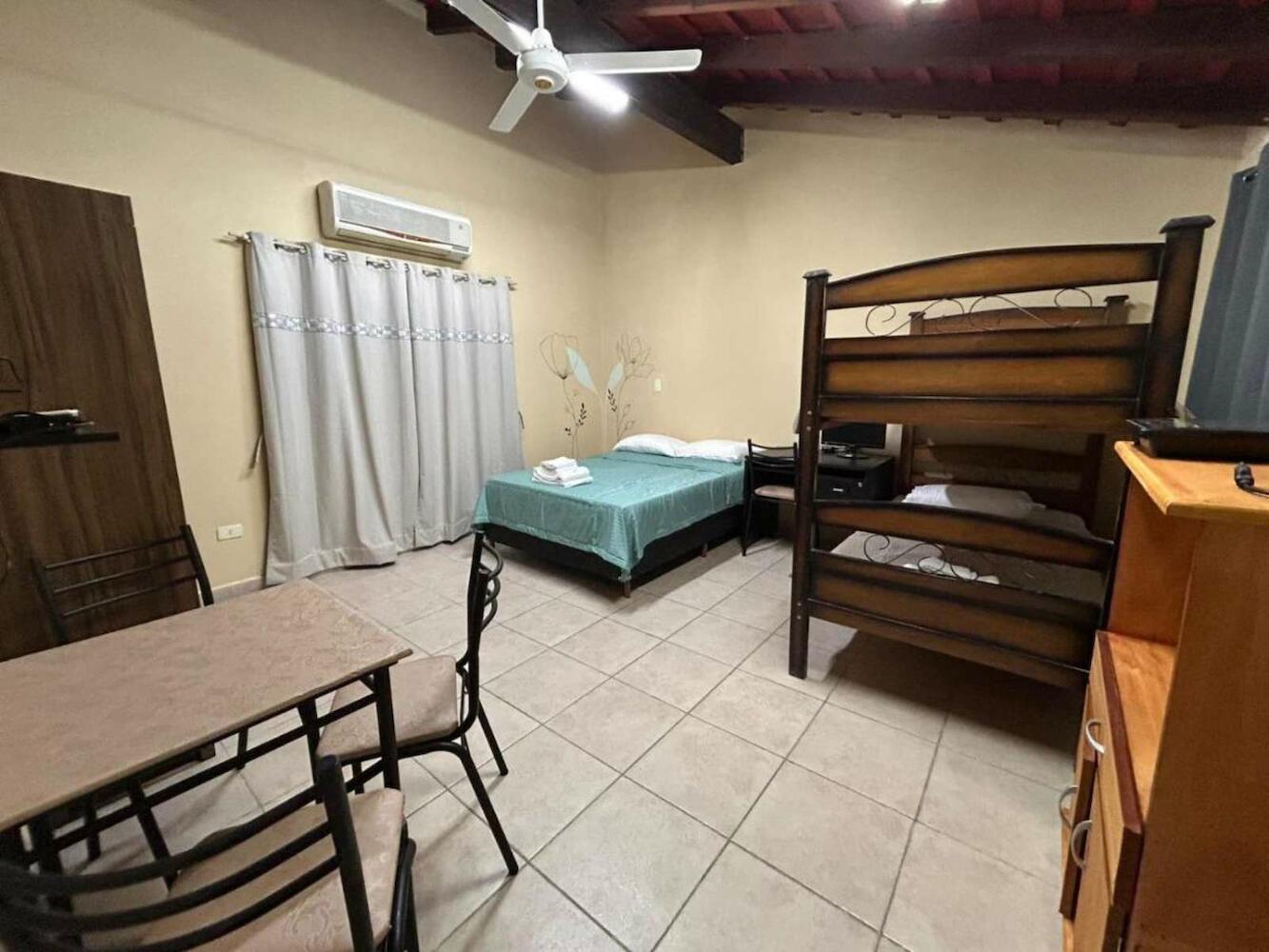 Patagonia Hostel, Asunción