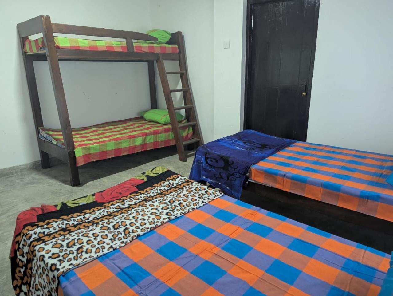 Manudi Kandy Hostel, Kandy
