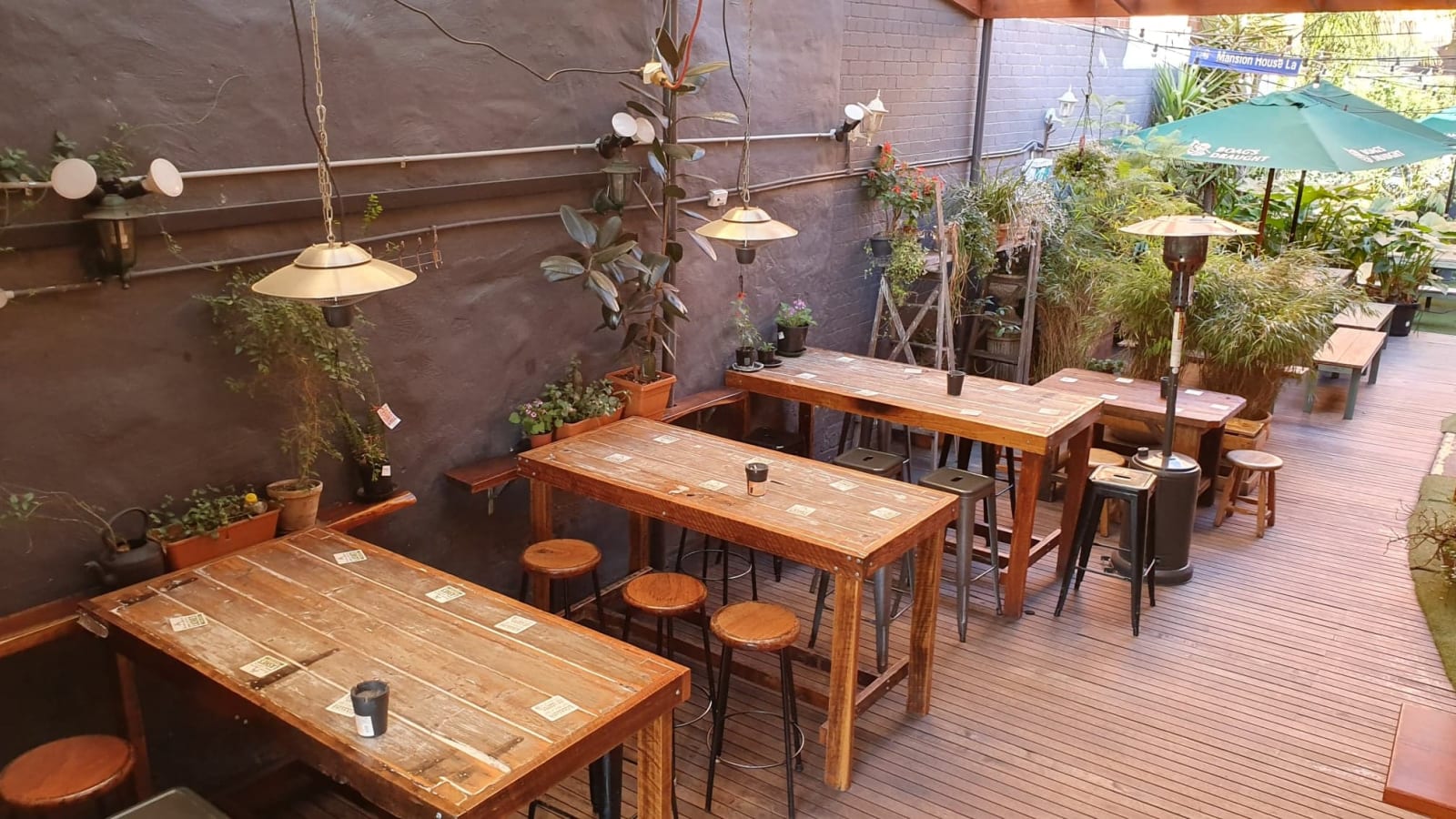 Bev & Mick's International Backpackers at Mcmahon's