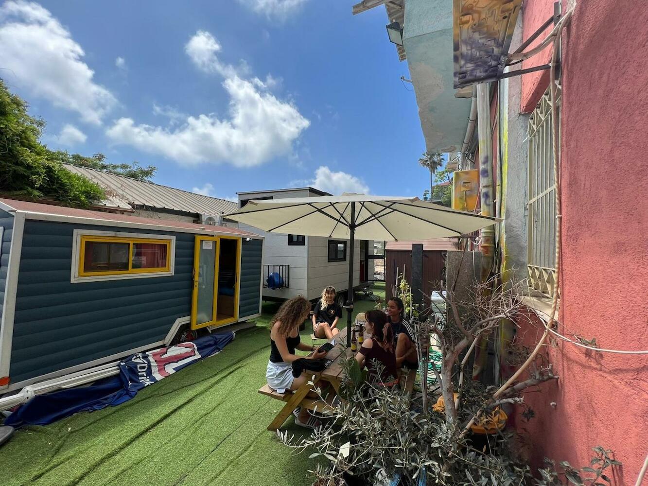 Roger's House Hostel