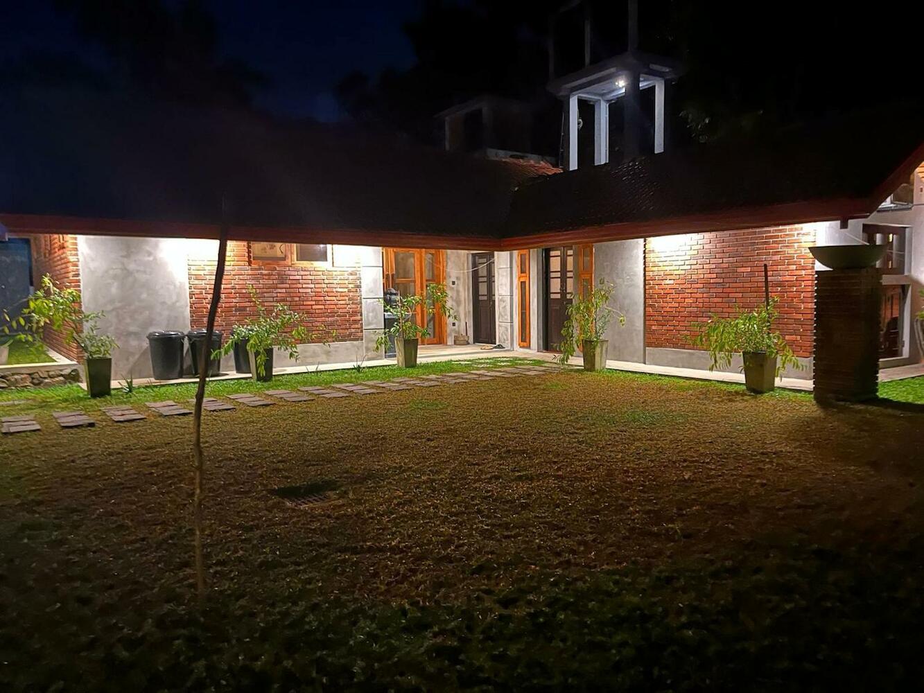 Bappa's Place, Hiriketiya