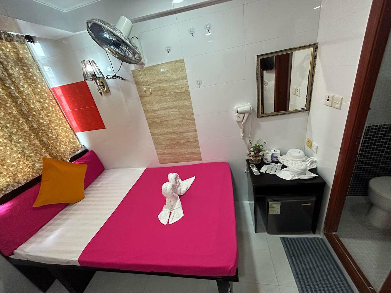 Traveller's Hostel, Hong Kong