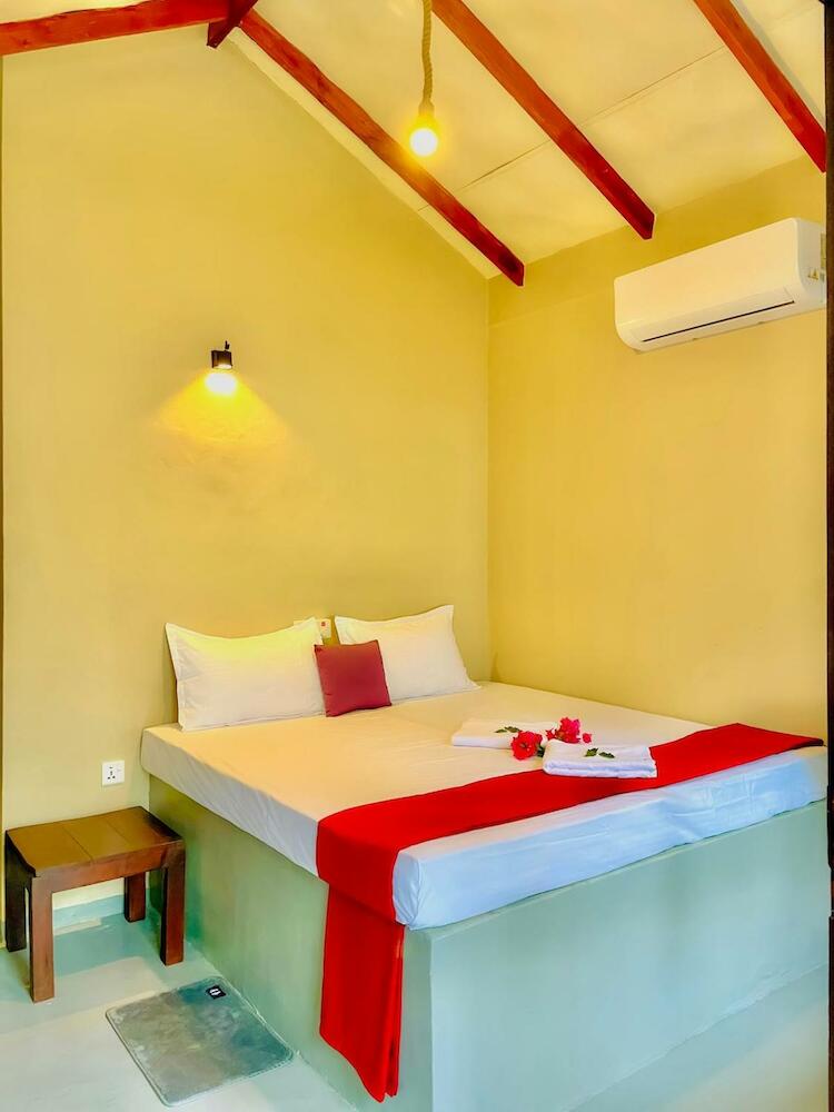 The Wave Rooms & Hostel, Arugam Bay
