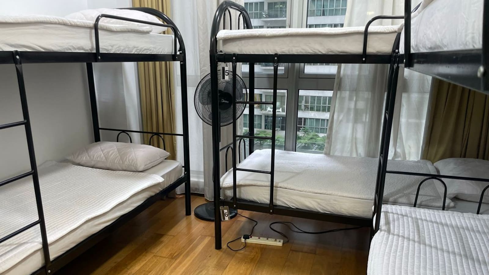 Infinity Pool Hostel @ Regalia Klcc, Kuala Lumpur