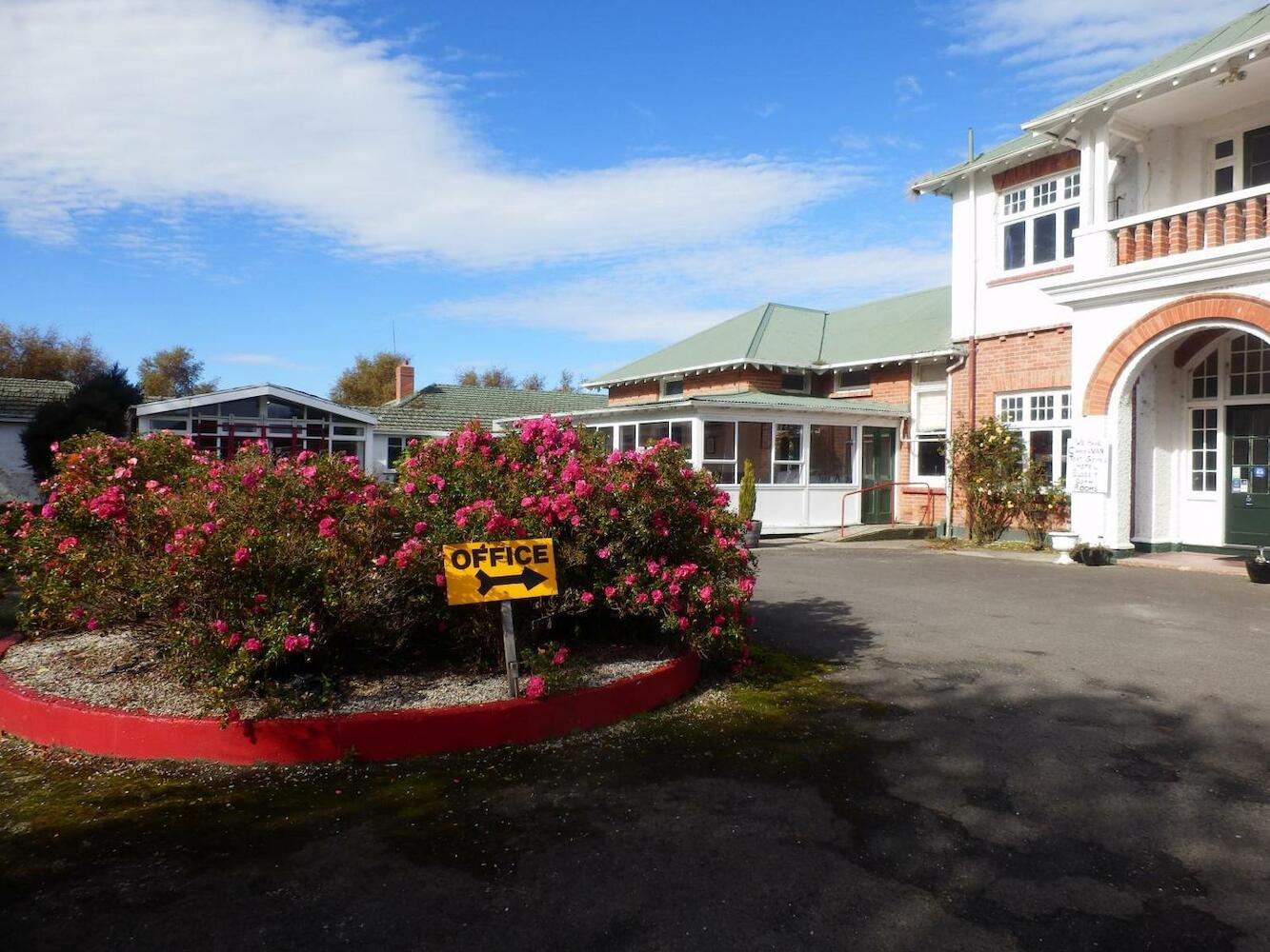 Where to stay in Catlins on a budget