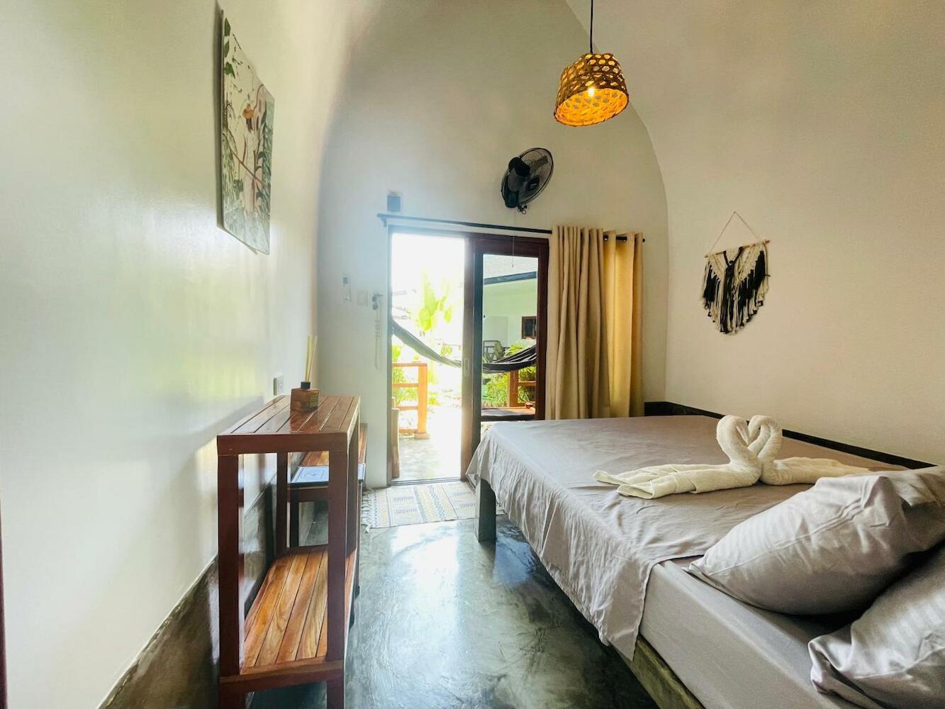MAAYONG HOSTEL, Moalboal