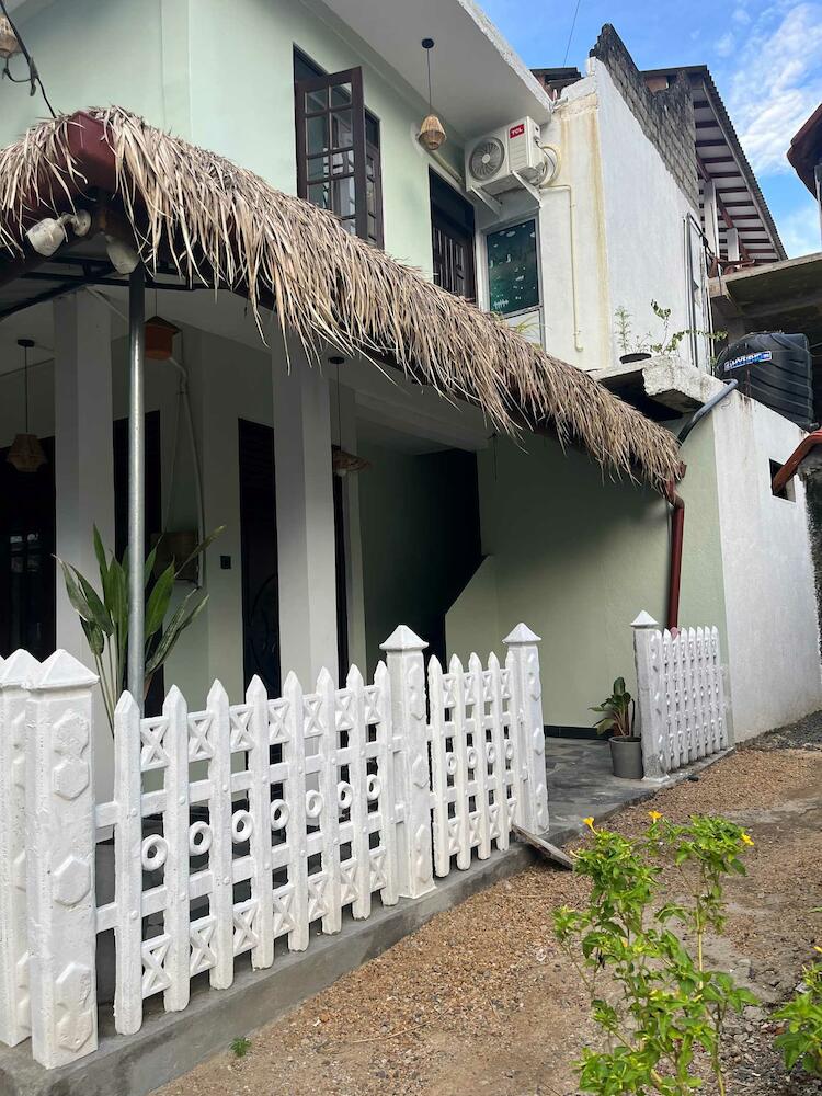 Salty Heart - Surf House, Weligama