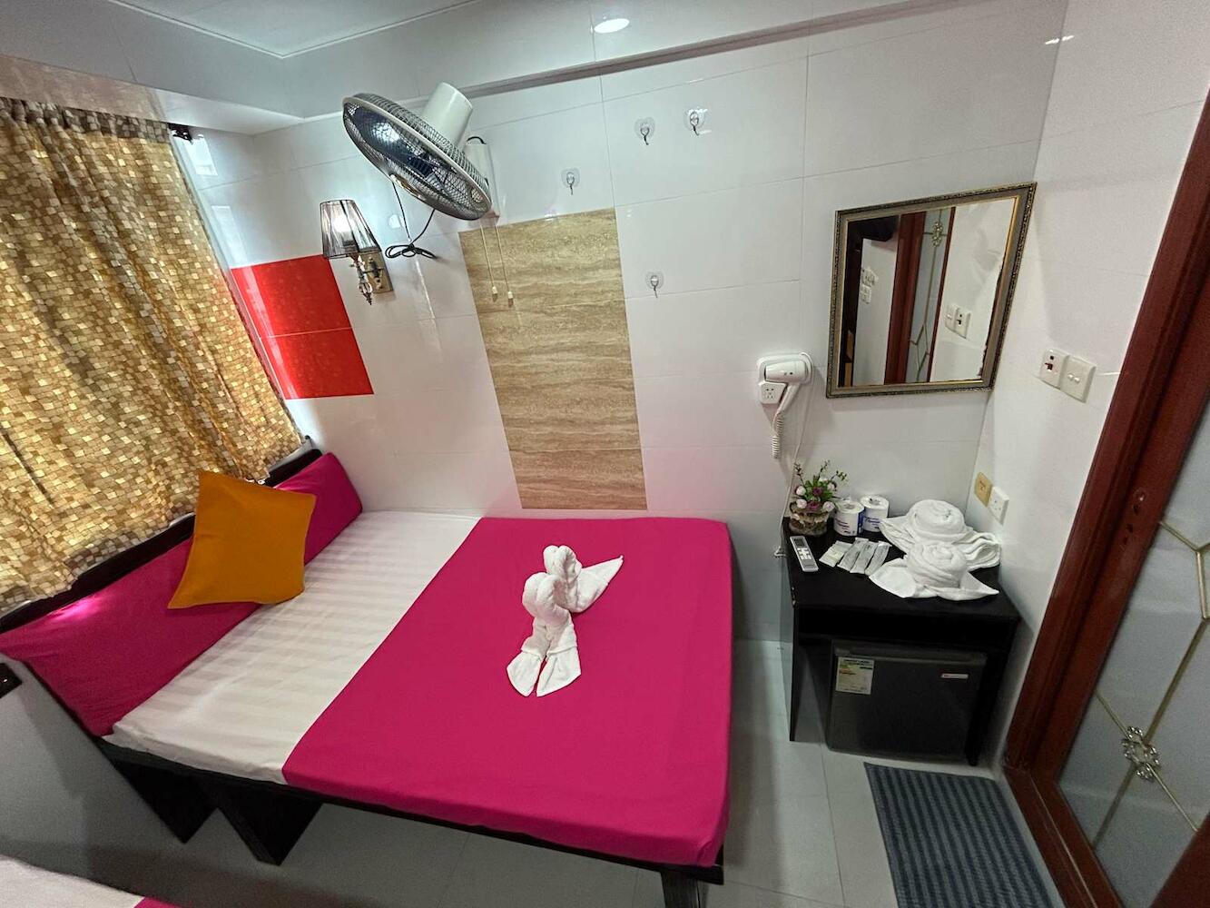 Traveller's Hostel, Hong Kong