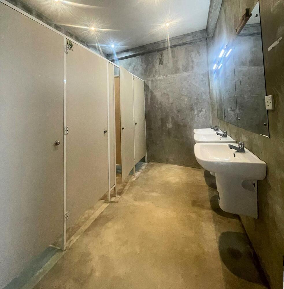 Chilli Croc Co-living, Hiriketiya