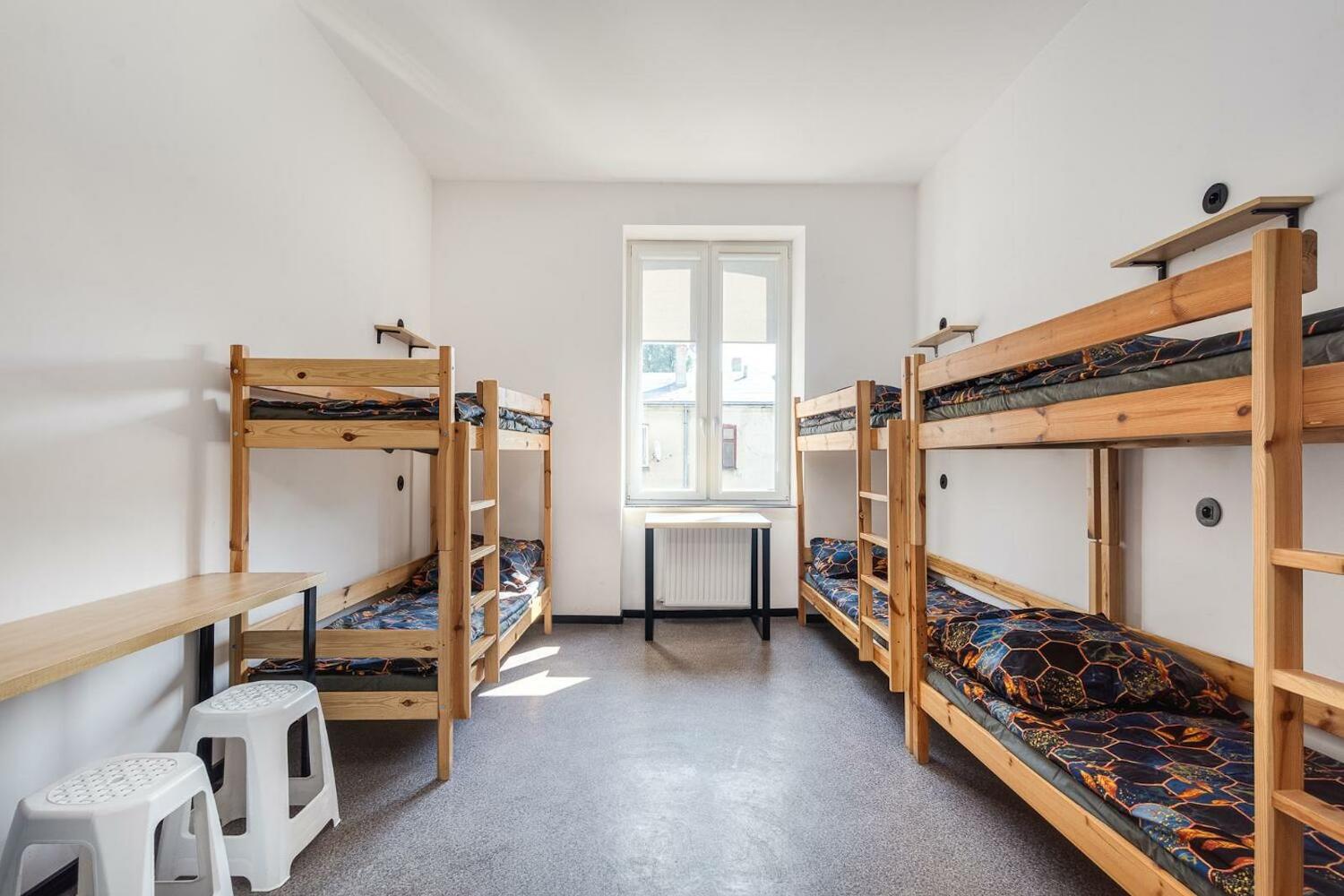 Najtańsze Noclegi Piłsudskiego 93, Lodz