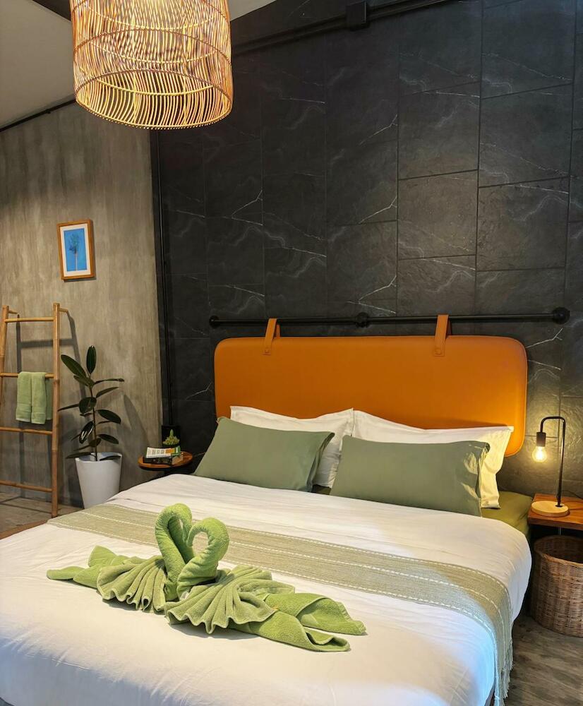 Cactus Boutique, Koh Tao