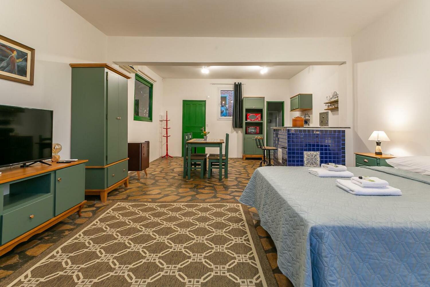 Abaporu Art Hostel