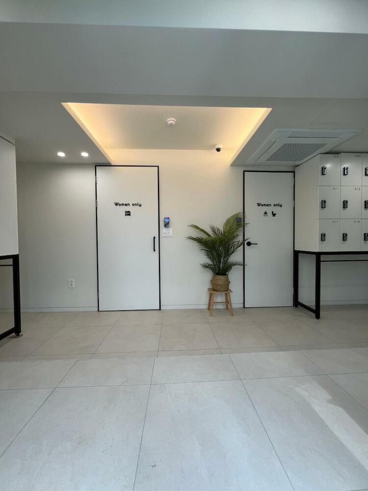 Sleep Box, Seoul