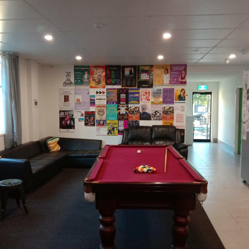 Perth City Backpackers Hostel - note - Valid passport required to check in, Perth