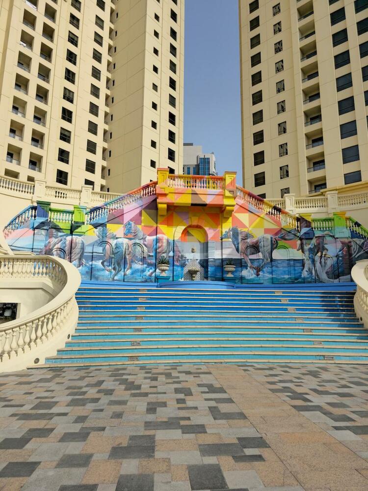 Urban Panda Beach Hostel Jbr, Dubai