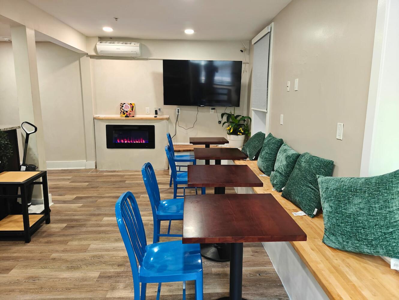 I Street Capsule Hostel