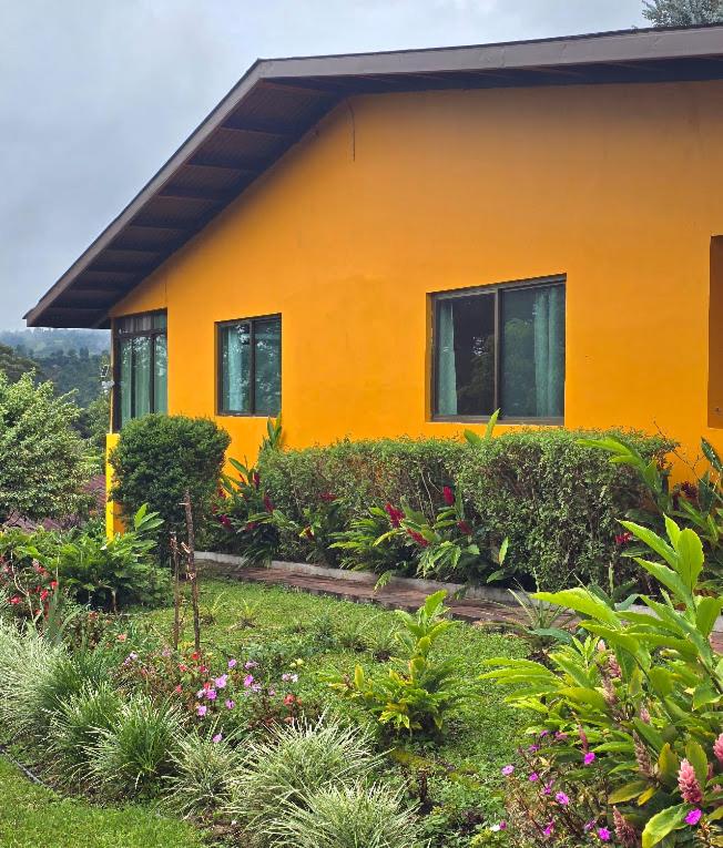 Dorms - El Santuario Ecolodge, Boquete