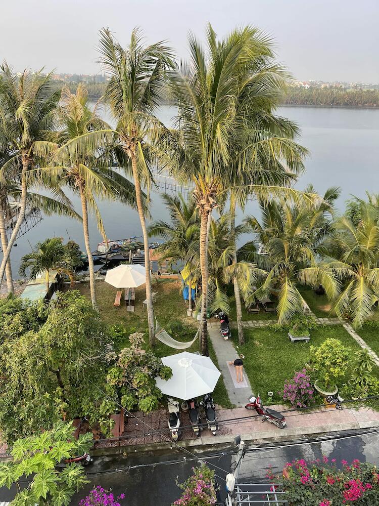 Coral Riverside:Where the river meets the sea
