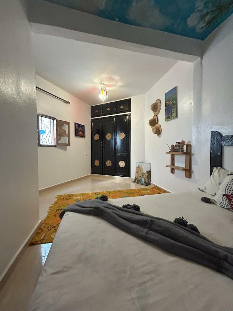 Tayought Surf House