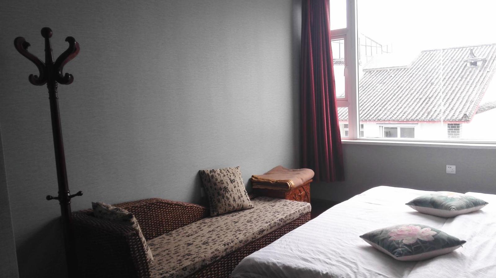 Mama Naxi Guesthouse