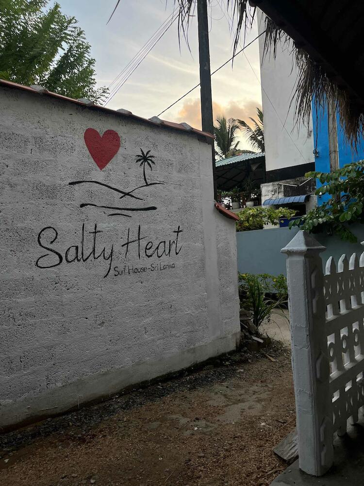 Salty Heart - Surf House, Weligama