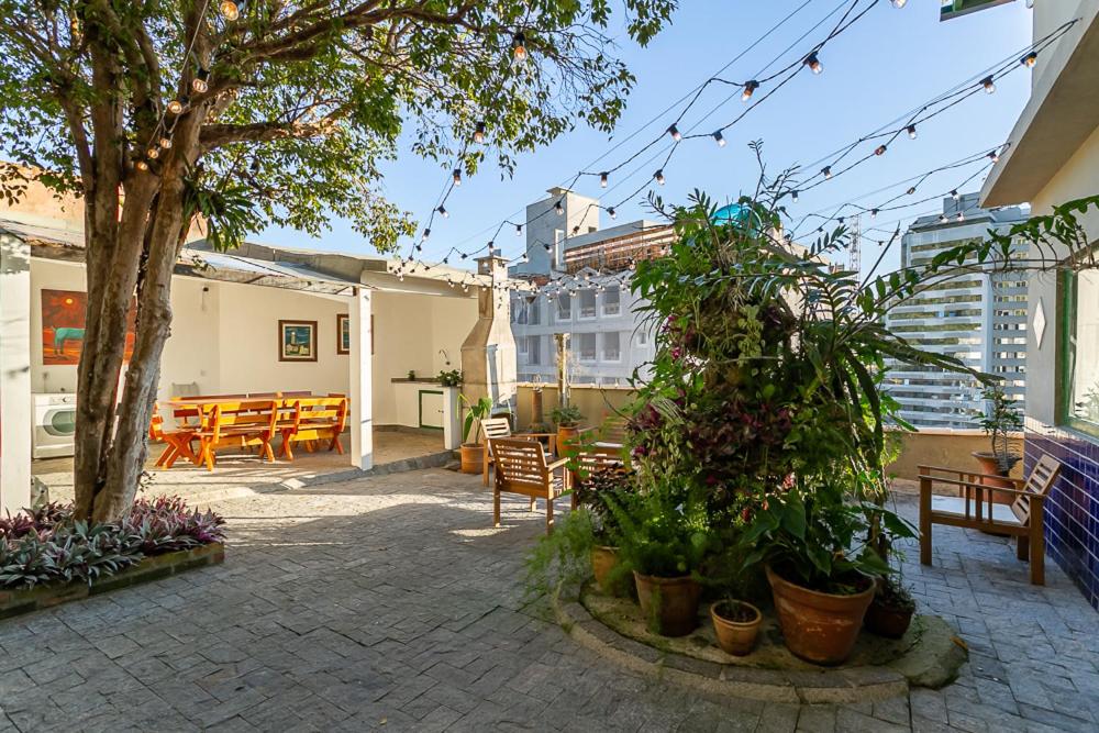 Abaporu Art Hostel
