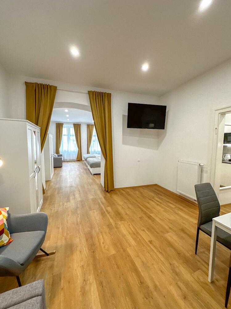 Krakovka Residence, Prague